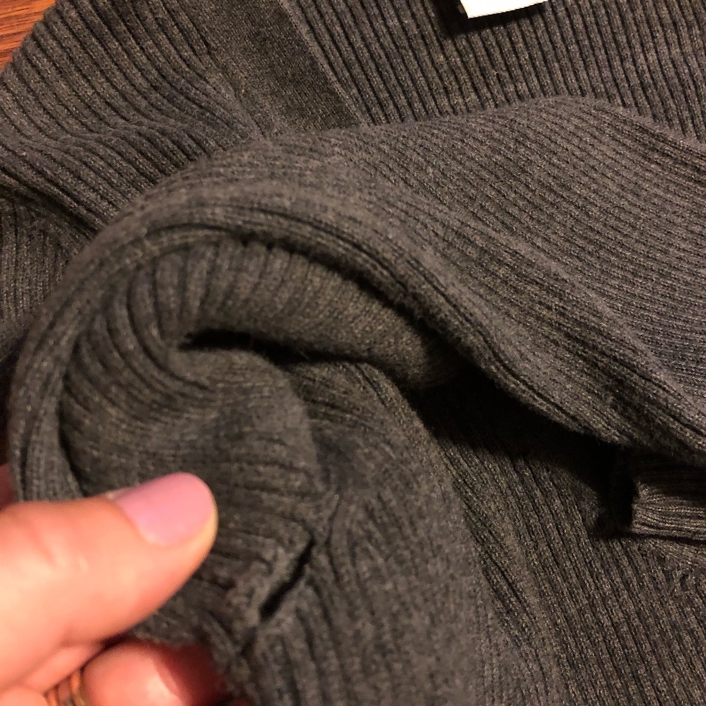 Old Navy Sweater - Picture 6 of 6